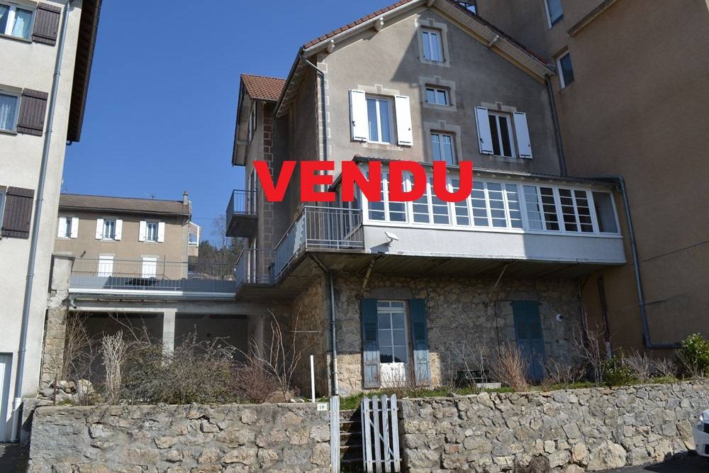 T6 Le Chambon sur Lignon Cachet. Cœur du village. Vue. Expo sud