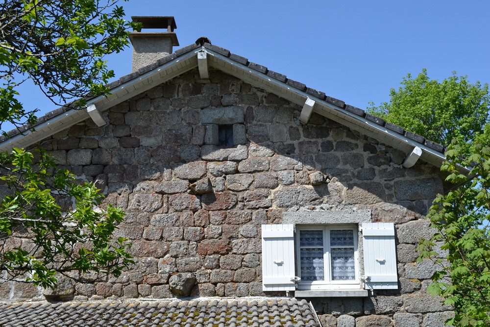 Ancien corps de ferme  T4 Campagne du Mazet St Voy Carré d'habitation d'une ancienne ferme