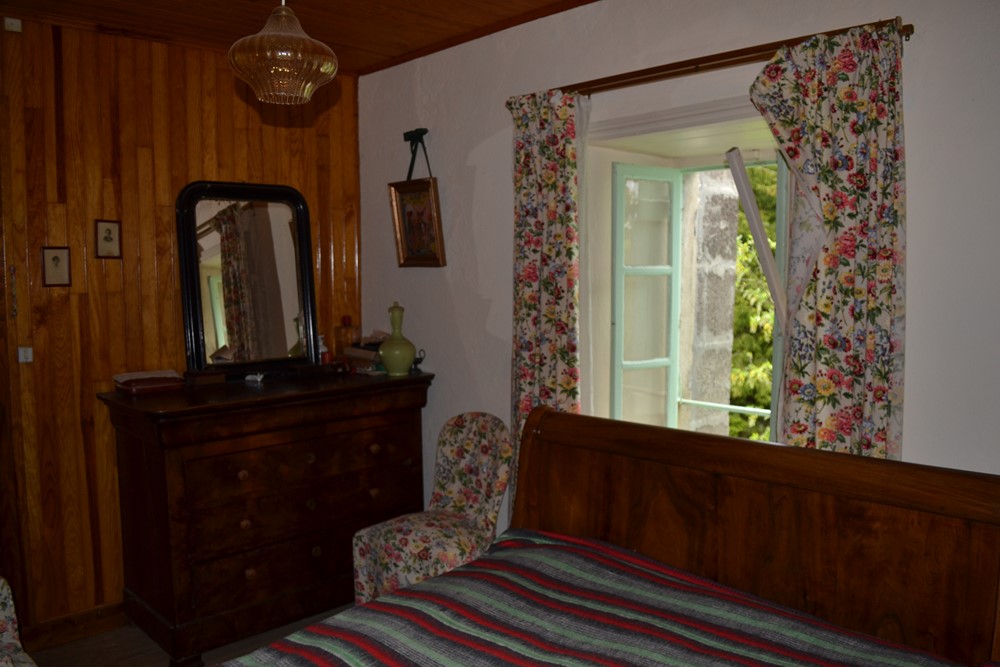 Campagne du Chambon sur Lignon Nombreuses pièces. Vue dominante.