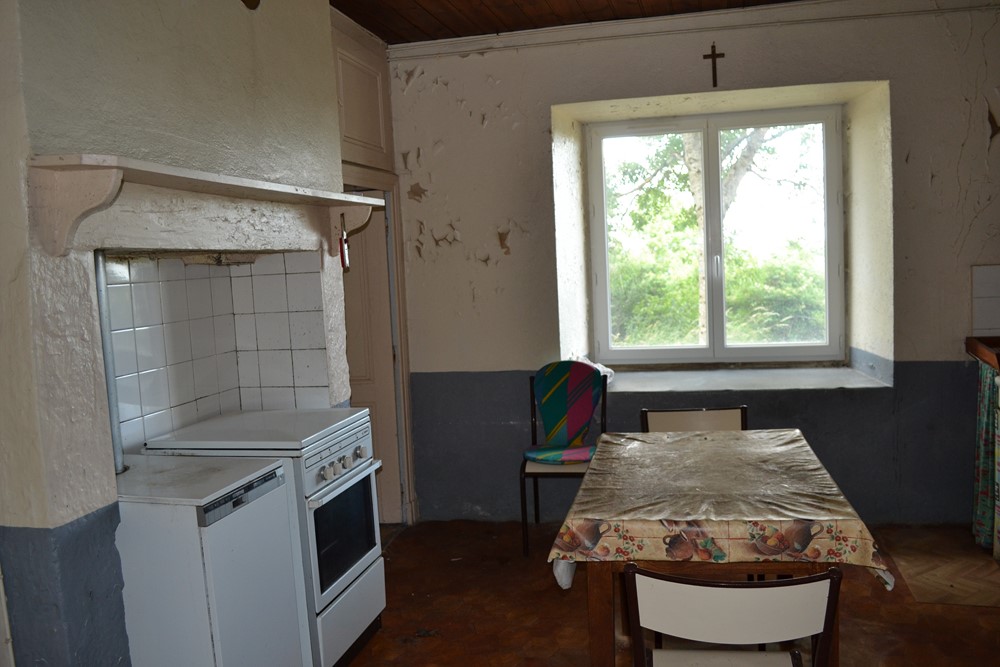 A rénover. Vue. Calme. 3 chambres. Mars