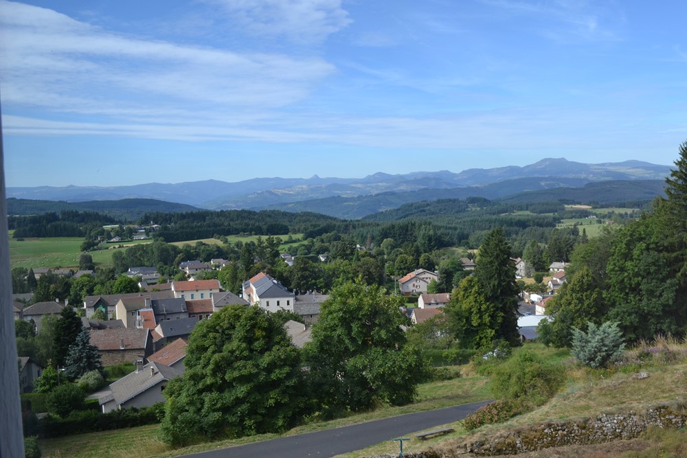 Maison de village T6 St Agrève Maison en pierres. Le Chiniac. Spacieuse.
