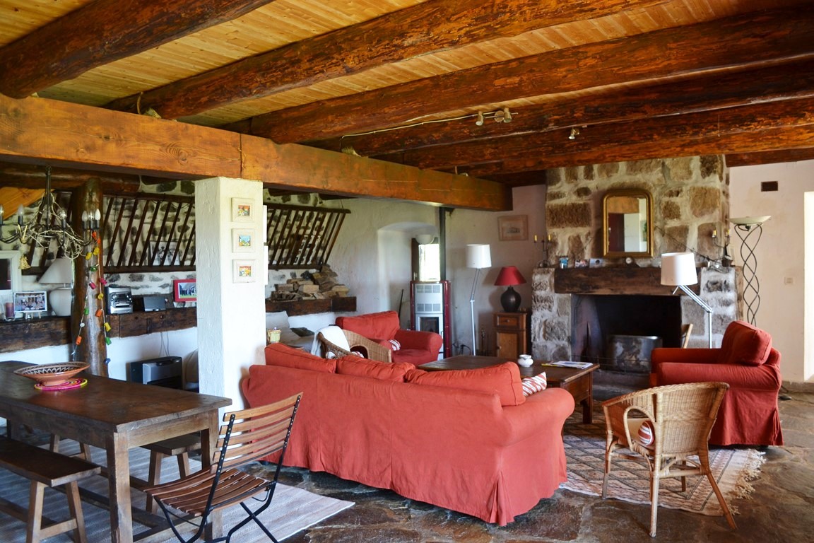 Ferme rénovée sur plus de 1ha T5 Saint Front Magnifique Vue et environnement Ferme rénovée sur plus de 1ha 5 Saint Front Campagne du Mézenc Magnifique Vue et environnement