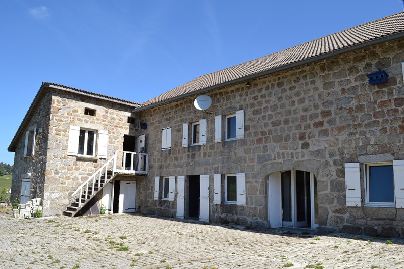 Maison de campagne LE CHAMBON SUR LIGNON Exposition Sud - fort potentiel  Maison de campagne LE CHAMBON SUR LIGNON Environnement calme  Exposition Sud - fort potentiel