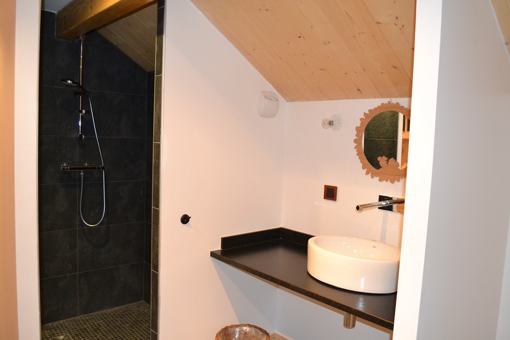 CHALET T3 Le Chambon sur Lignon Lumineux, proche du Golf. Construction récente. Vue.