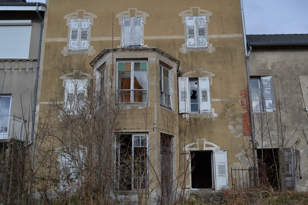 Maison de village Le Chambon sur Lignon Charme. Potentiel. Belle situation. Maison de village Le Chambon sur Lignon Charme. Potentiel. Belle situation.
