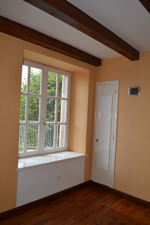 Appartement T3 Le Chambon sur Lignon  Terrasse exposée sud avec vue sur le Lignon Appartement 3 Le Chambon sur Lignon  Centre Ville Terrasse exposée sud avec vue sur le Lignon