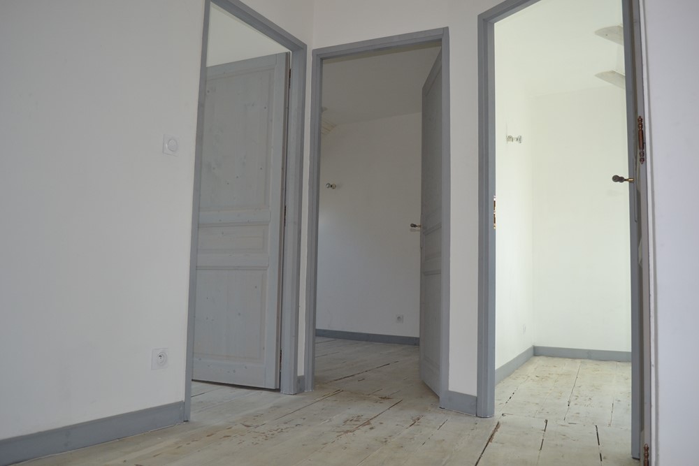 Appartement rénové T4 pièces  Le Chambon sur Lignon Appartement rénové 4 pièces  Le Chambon sur Lignon centre du village