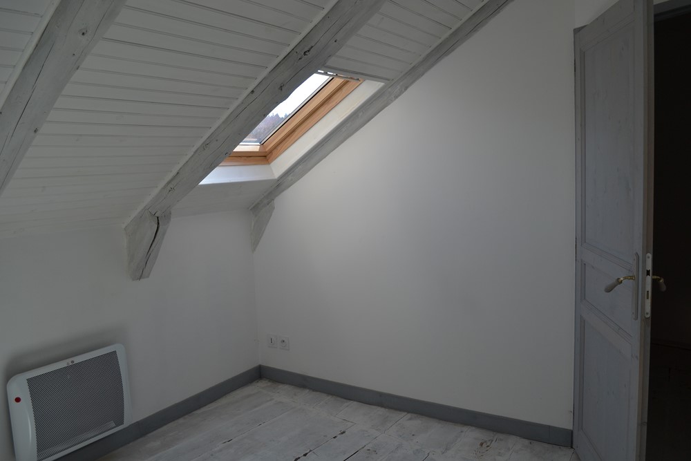 Appartement rénové T4 pièces  Le Chambon sur Lignon Appartement rénové 4 pièces  Le Chambon sur Lignon centre du village