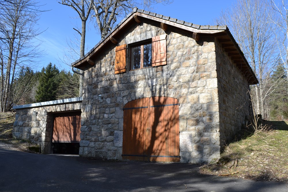 Campagne de Tence et Le Chambon Lumineuse, calme, confortable Campagne de Tence et Le Chambon Lumineuse, calme, confortable