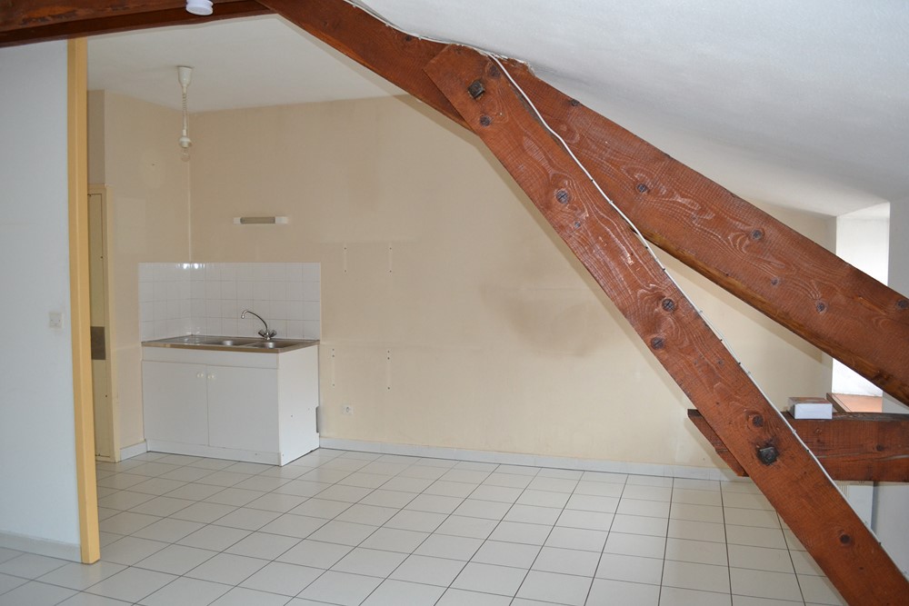 Appartement T3 Saint Agrève Centre ville.  Appartement 3 Saint Agrève Centre ville.