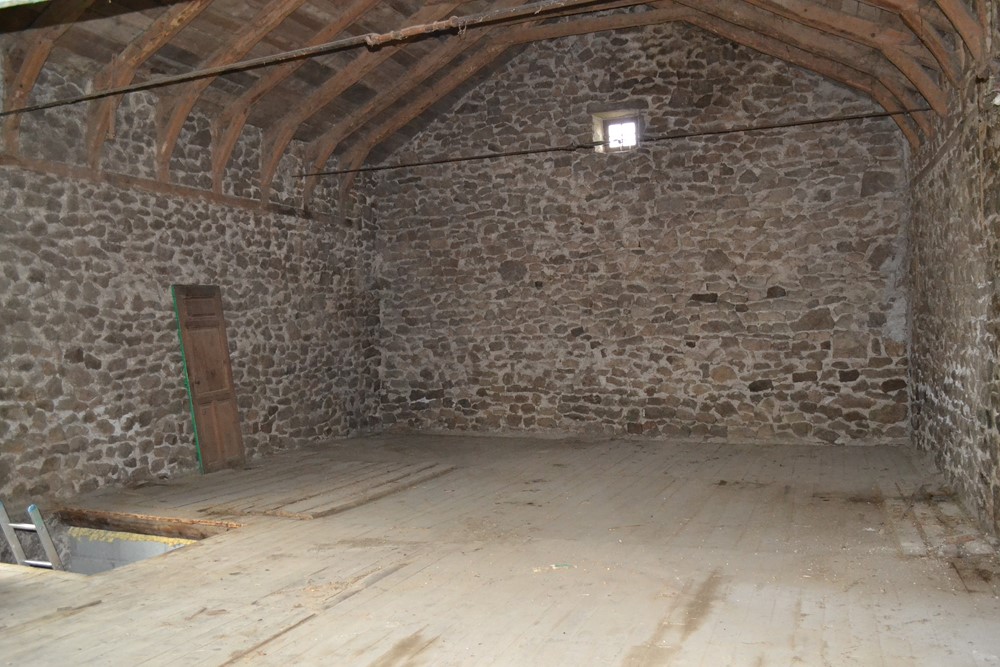 Ferme de hameau Campagne de St Agrève En cours de rénovation. 4800m² de terrain. Vue dominante. Ferme de hameau Campagne de St Agrève En cours de rénovation. 4800m² de terrain. Vue dominante.