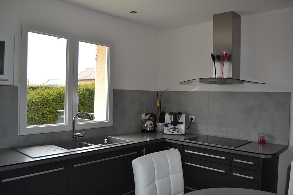 Maison individuelle T6 Fay sur Lignon Habitable immédiatement. Tout confort.