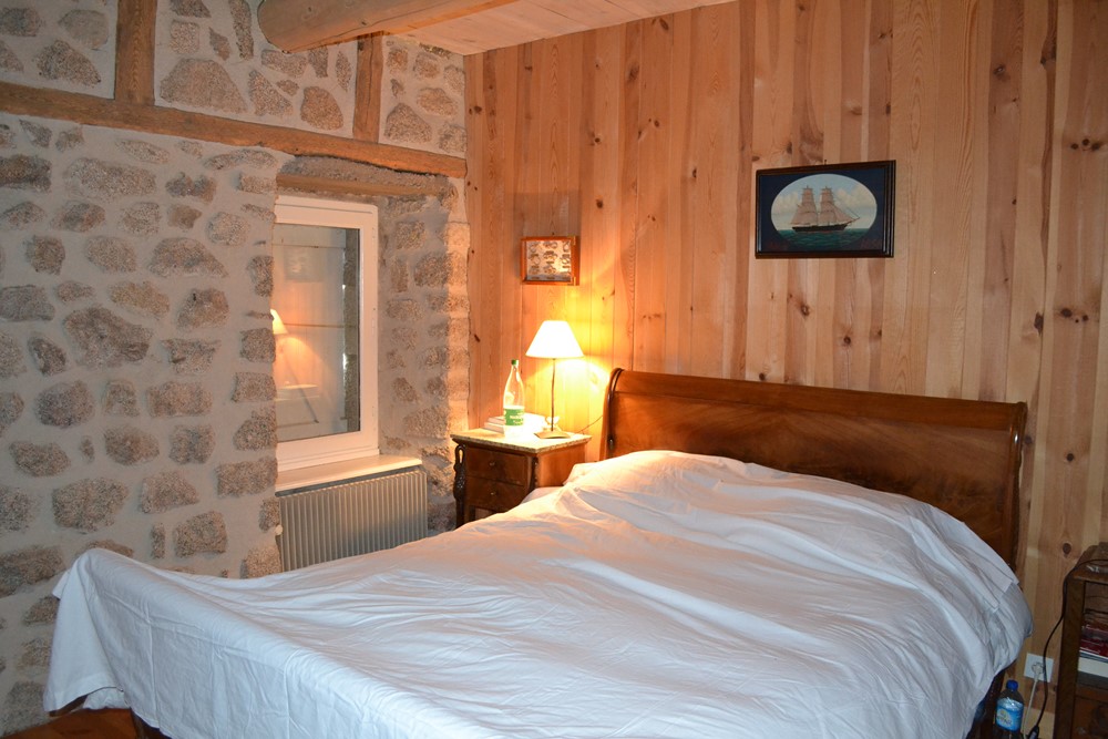Ancienne ferme rénovée T7 Campagne du Mazet St Voy 4 chambres. Cachet. Pièce de vie avec cheminée