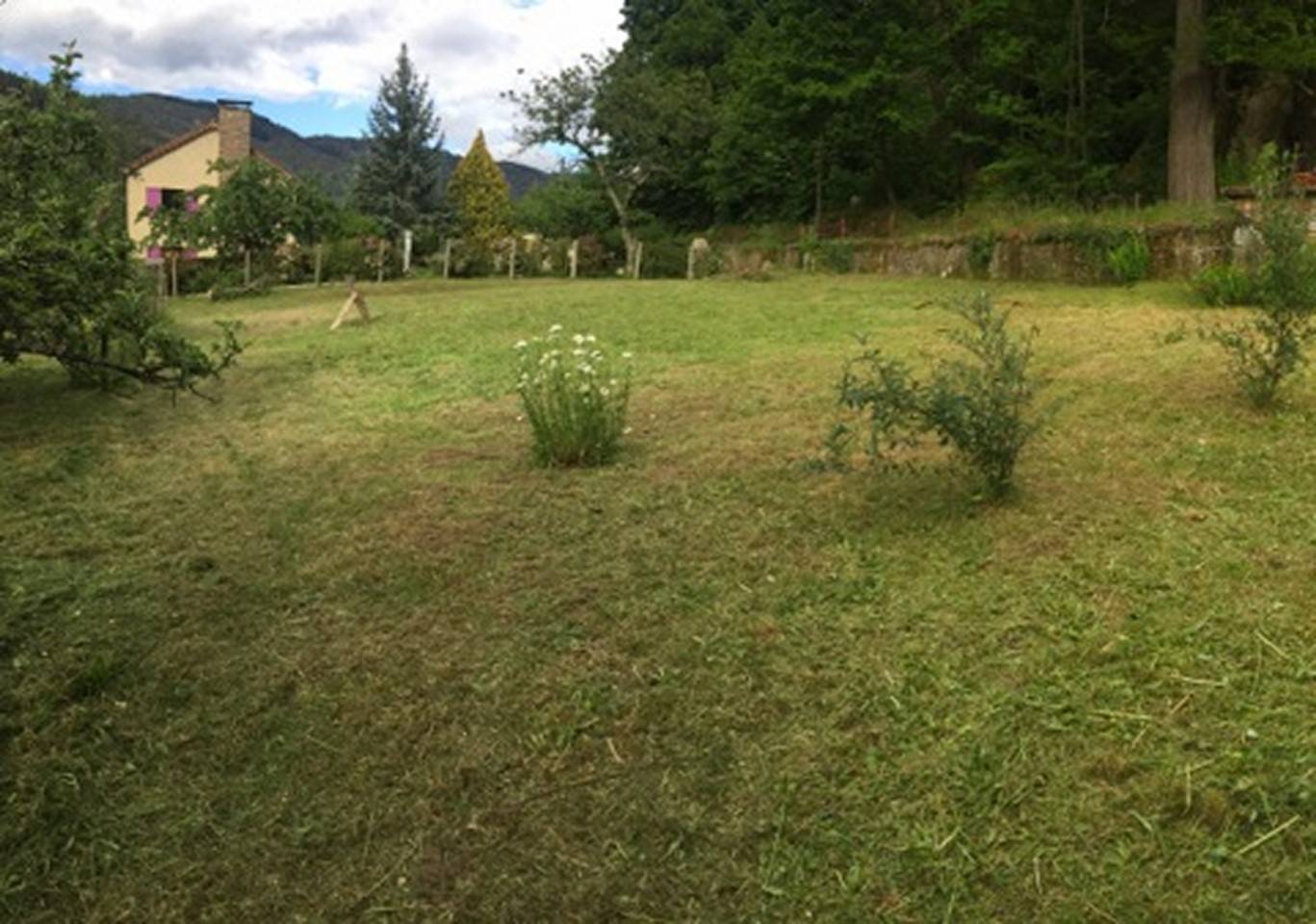 Terrain de 1765m². Saint Martin de Valamas.