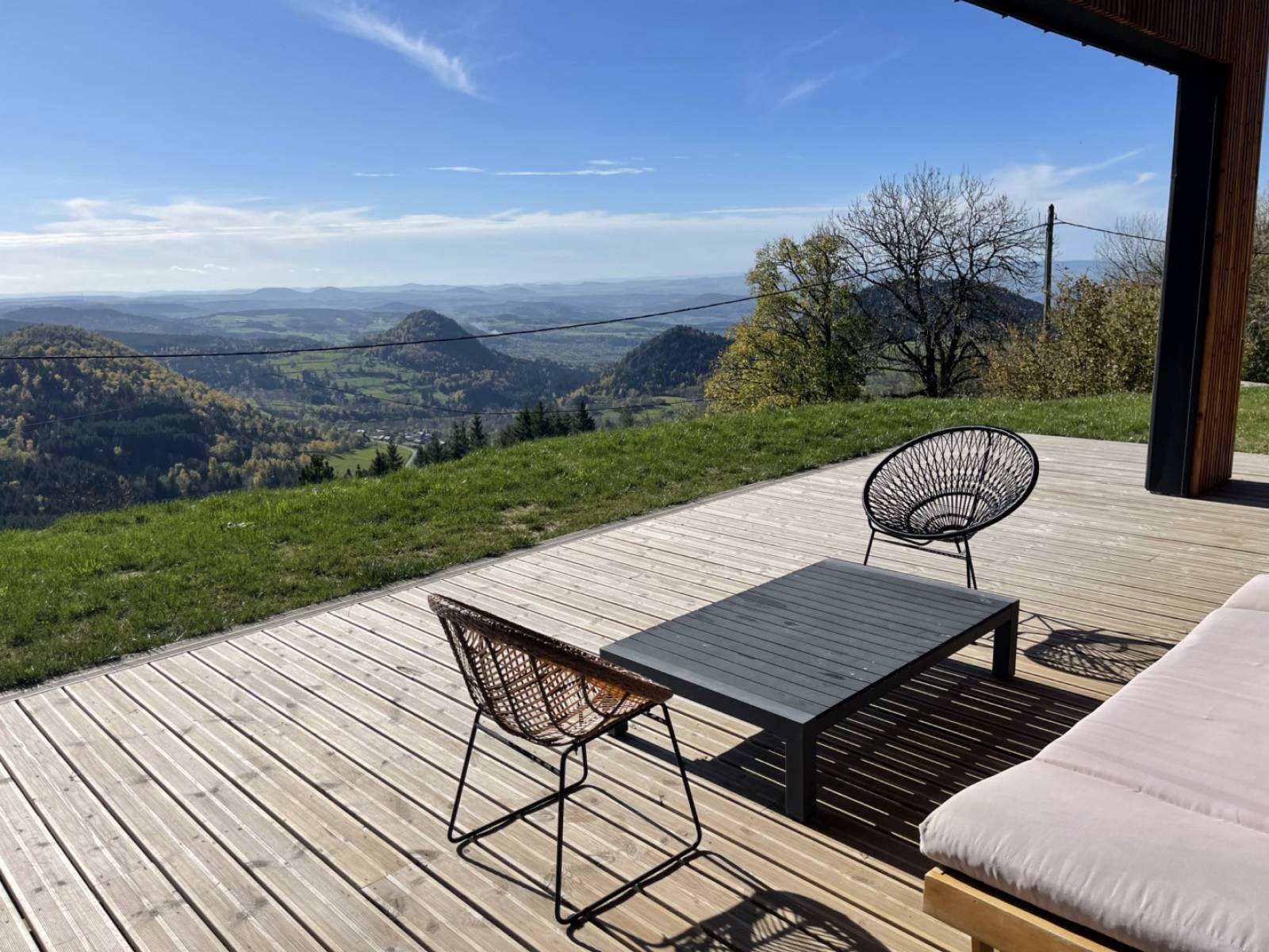 Propriété de 2020 contemporaine avec vue à Queyrières