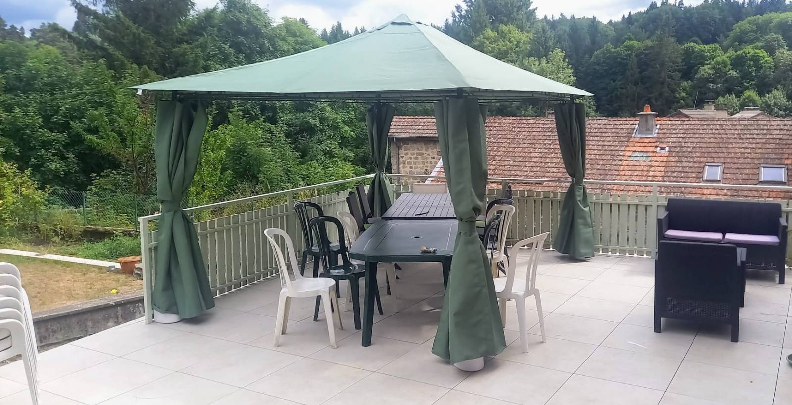 Maison avec terrasse et jardin au cœur du village du Chambon sur Lignon