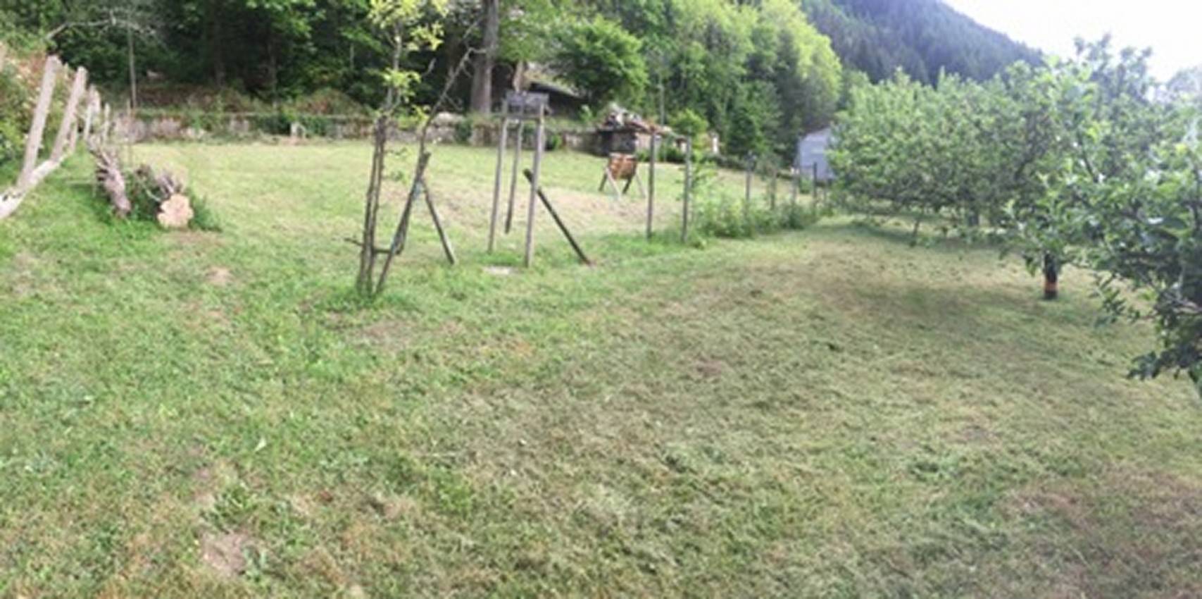 Terrain de 1765m². Saint Martin de Valamas.