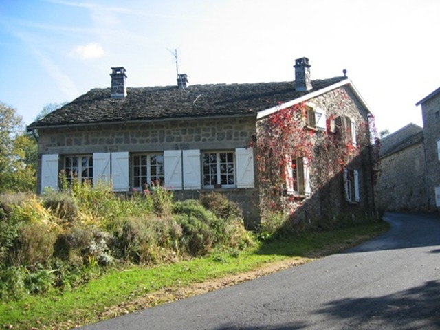 Maison de village T6 LE CHAMBON SUR LIGNON Maison de village 6 LE CHAMBON SUR LIGNON Haute Loire