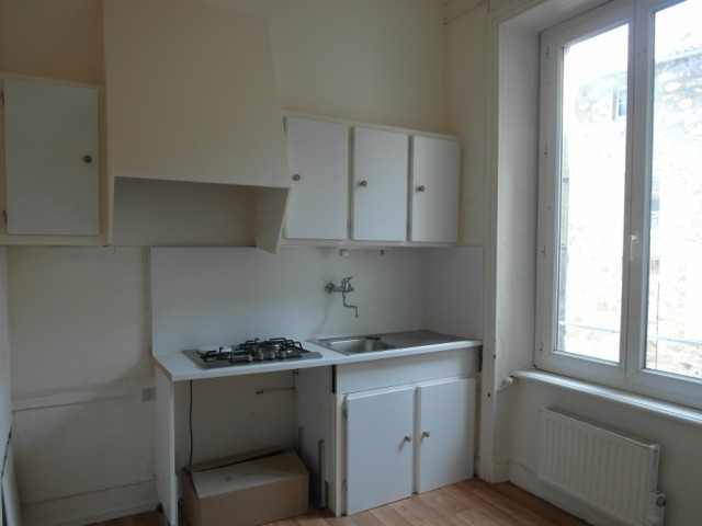 Appartement T5 LE CHAMBON SUR LIGNON CENTRE Appartement en duplex Appartement 5 LE CHAMBON SUR LIGNON CENTRE Appartement en duplex