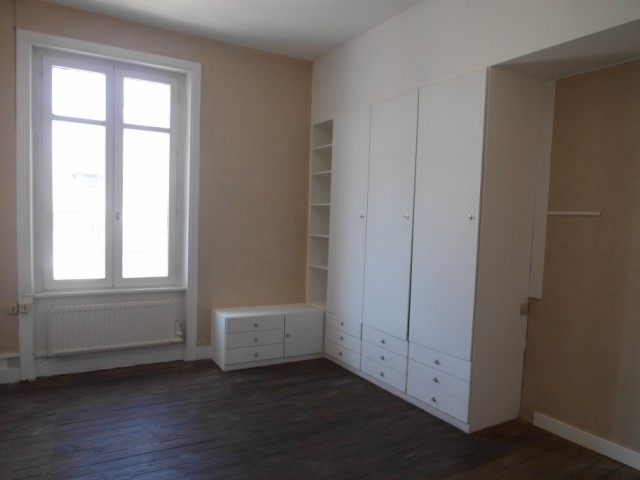 Appartement T5 LE CHAMBON SUR LIGNON CENTRE Appartement en duplex Appartement 5 LE CHAMBON SUR LIGNON CENTRE Appartement en duplex