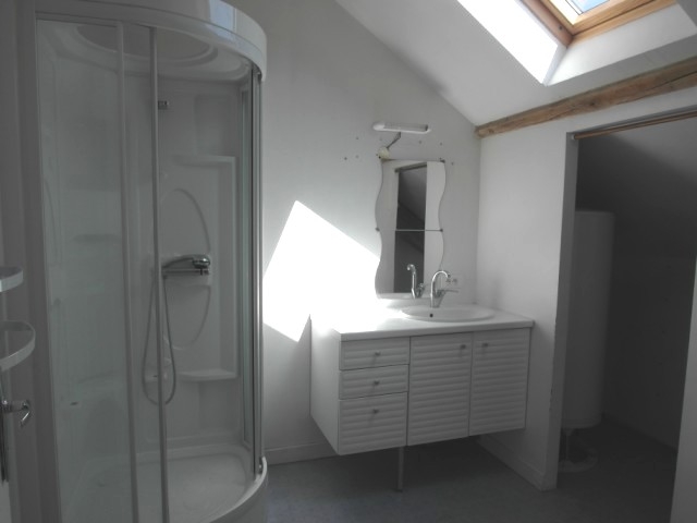 Appartement T5 LE CHAMBON SUR LIGNON CENTRE Appartement en duplex Appartement 5 LE CHAMBON SUR LIGNON CENTRE Appartement en duplex
