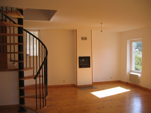 Appartement T4 LE CHAMBON SUR LIGNON CENTRE Appartement en duplex Appartement 4 LE CHAMBON SUR LIGNON CENTRE Appartement en duplex