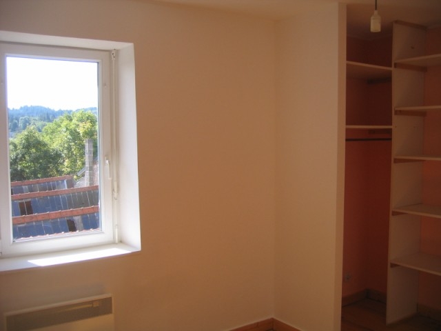 Appartement T4 LE CHAMBON SUR LIGNON CENTRE Appartement en duplex Appartement 4 LE CHAMBON SUR LIGNON CENTRE Appartement en duplex