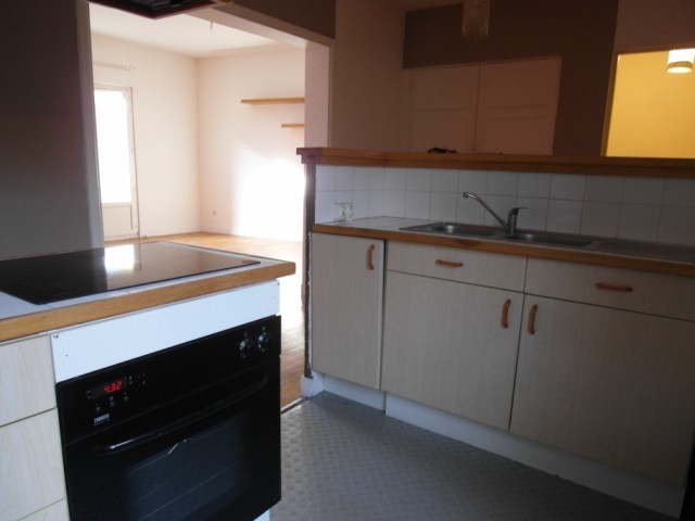 Appartement T3 LE CHAMBON SUR LIGNON CENTRE Exceptionnel au coeur du village Appartement 3 LE CHAMBON SUR LIGNON CENTRE Exceptionnel au coeur du village
