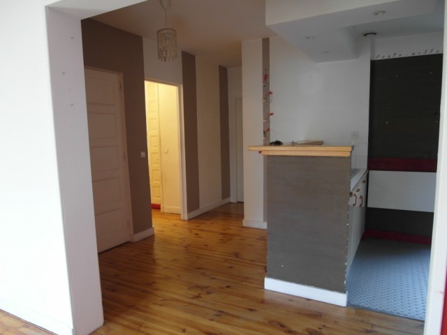 Appartement T3 LE CHAMBON SUR LIGNON CENTRE Exceptionnel au coeur du village Appartement 3 LE CHAMBON SUR LIGNON CENTRE Exceptionnel au coeur du village