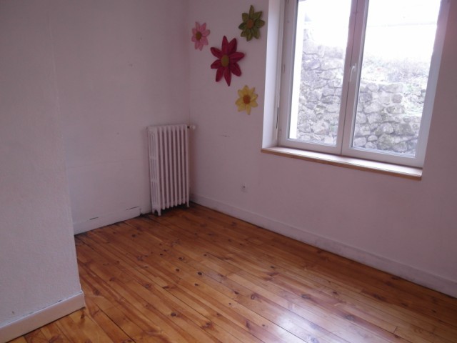 Appartement T3 LE CHAMBON SUR LIGNON CENTRE Exceptionnel au coeur du village Appartement 3 LE CHAMBON SUR LIGNON CENTRE Exceptionnel au coeur du village