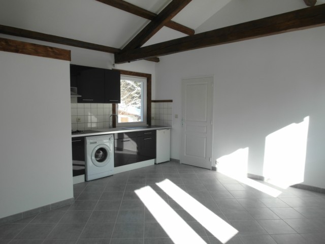 Appartement T2 Le Chambon sur Lignon  Appartement refait à neuf. Meublé.