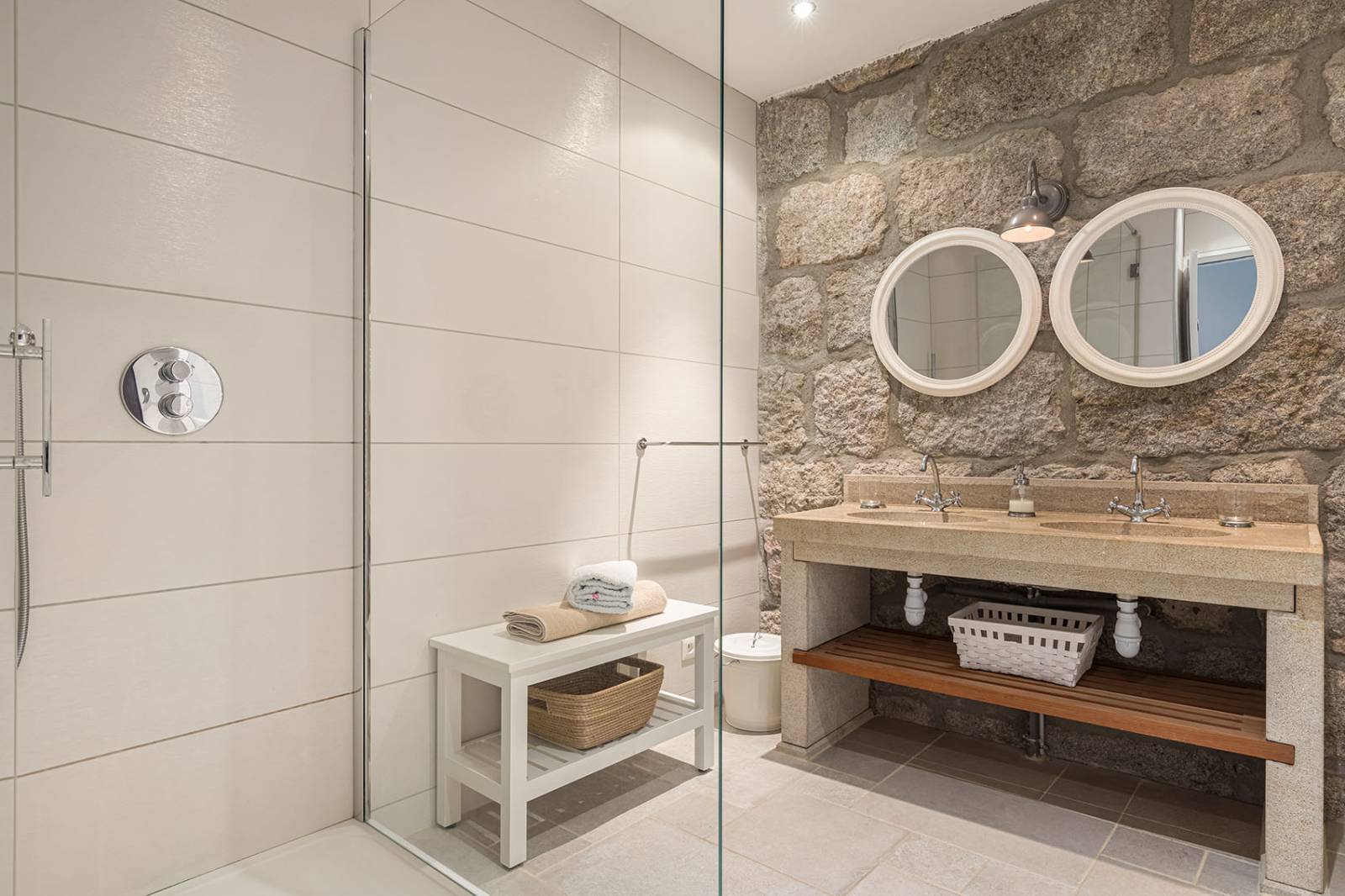 Propriété en pleine campagne, environnement exceptionnel au Chambon sur Lignon