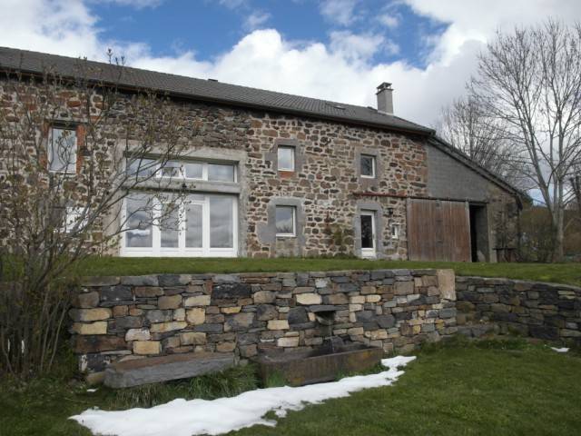 Ferme rénovée dans campagne avec vue à Fay sur Lignon