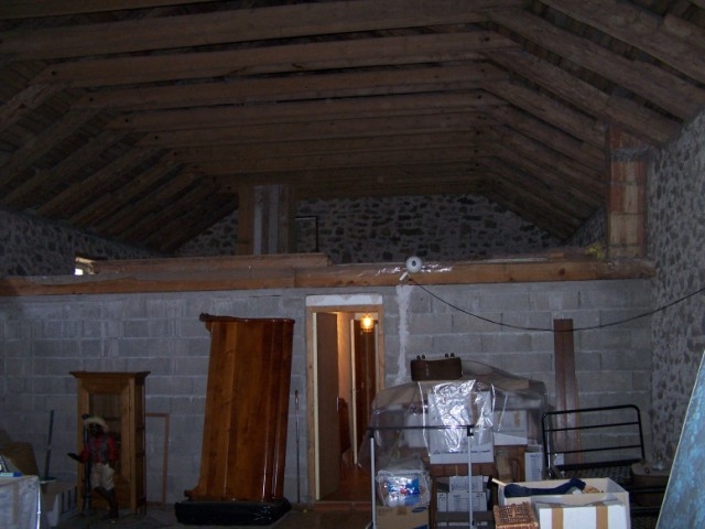 Plus d'un hectare T6 LIMITE HAUTE LOIRE ARDECHE Au milieu de la nature, bois et forêt avec bergerie à rénover. Plus d'un hectare 6 LIMITE HAUTE LOIRE ARDECHE DEVESSET Au milieu de la nature, bois et forêt avec bergerie à rénover.