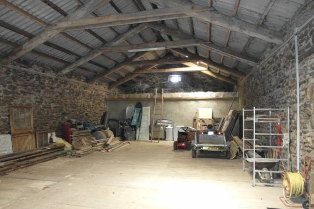 Ferme Fay sur Lignon Ferme en cours de rénovation sur environ 3400m² de terrain Ferme Fay sur Lignon Haute-Loire Ferme en cours de rénovation sur environ 3400m² de terrain