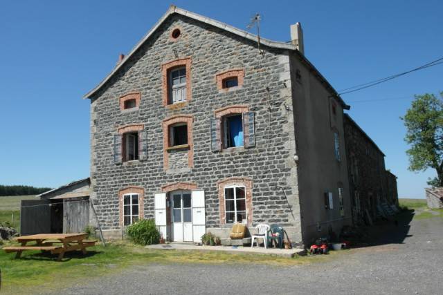 Exploitation agricole T6 VENDU  Campagne du Chambon sur Lignon  FERME A RAFRAICHIR SUR 30 HECTARES de terrain Exploitation agricole 6 VENDU  Campagne du Chambon sur Lignon  Le Plateau du Mezenc FERME A RAFRAICHIR SUR 30 HECTARES de terrain