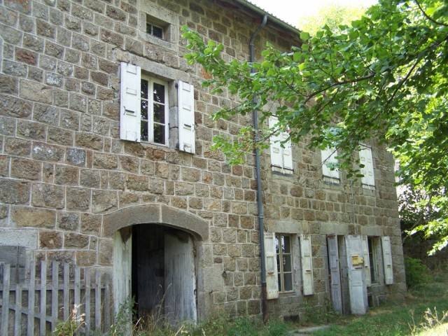 Moins d'un hectare T5 LE CHAMBON SUR LIGNON EXCLUSIVITE ! Unique, à saisir Moins d'un hectare 5 LE CHAMBON SUR LIGNON EXCLUSIVITE ! Haute-Loire Unique, à saisir