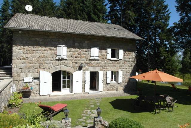 Ferme rénovée T5 Campagne du Chambon sur Lignon 2Ha de terrain avec étang  Ferme rénovée 5 Campagne du Chambon sur Lignon 2Ha de terrain avec étang