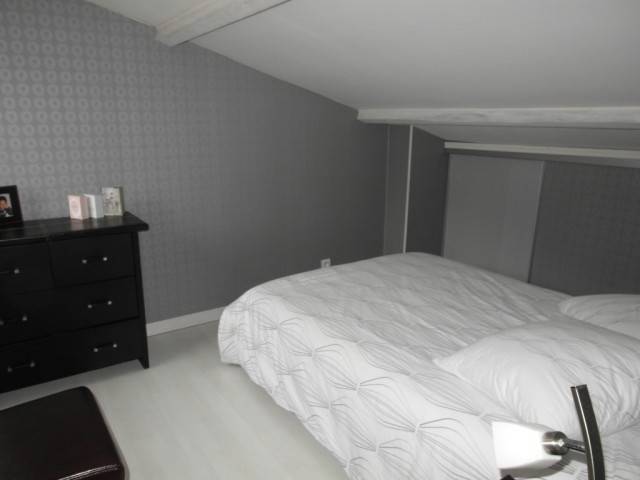 Chambre à l'étage mansardée