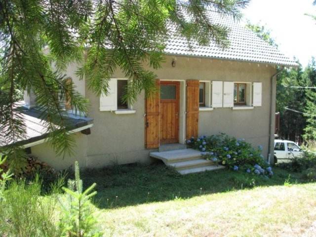 Maison individuelle Le Chambon sur Lignon Villa à rafraichir sur 2.5ha de bois et prés Maison individuelle Le Chambon sur Lignon Villa à rafraichir sur 2.5ha de bois et prés