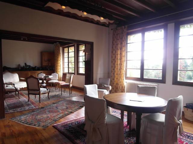 Propriété LE CHAMBON SUR LIGNON Ancienne pension de famille rénovée