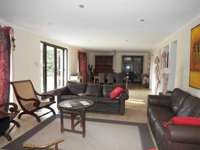 Propriété LE CHAMBON SUR LIGNON Ancienne pension de famille rénovée