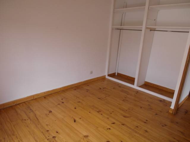 Maison de village T4 Le Chambon sur Lignon centre Maison de village sur 3 niveaux, rénovée Maison de village 4 Le Chambon sur Lignon centre Haute Loire Maison de village sur 3 niveaux, rénovée
