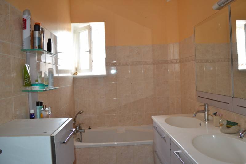 Appartement rénové Le Chambon sur Lignon centre Appartement T4 avec terrasse