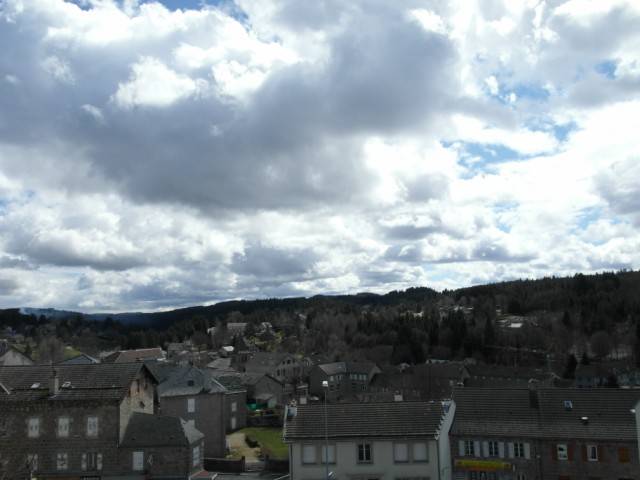 Appartement LE CHAMBON SUR LIGNON CENTRE 1.5 étage