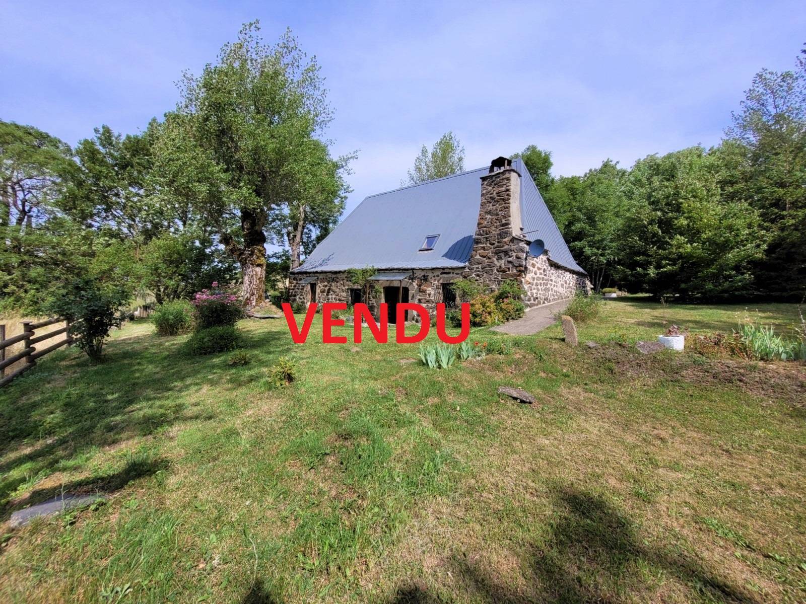Chaumière isolée avec vue à Freycenet La Cuche