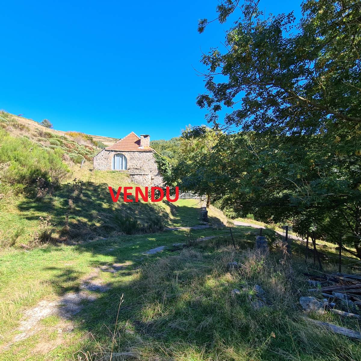 Ferme isolée avec plus d'un hectare à Mézilhac