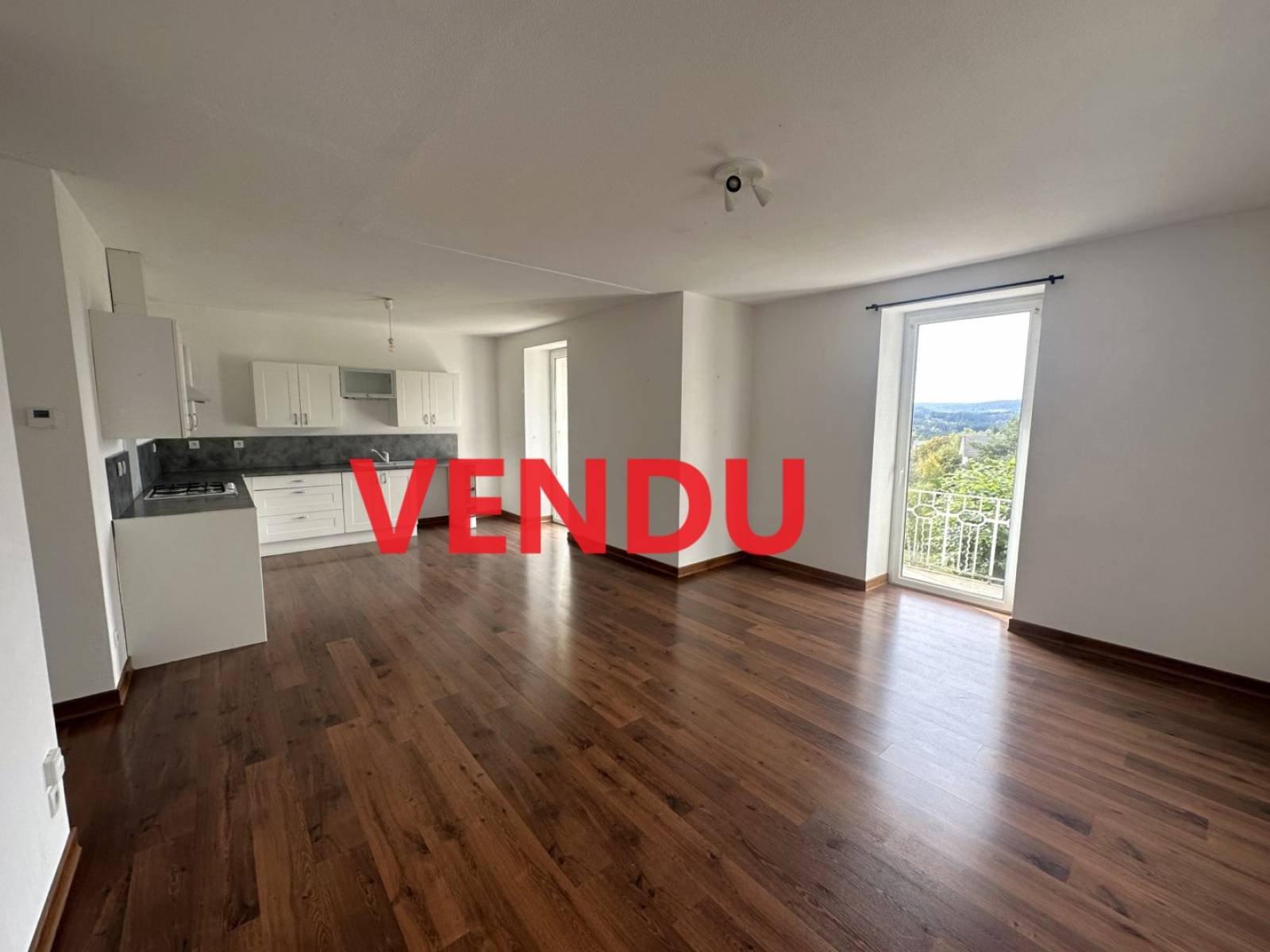 Appartement T4 sans travaux avec balcons au Chambon sur Lignon