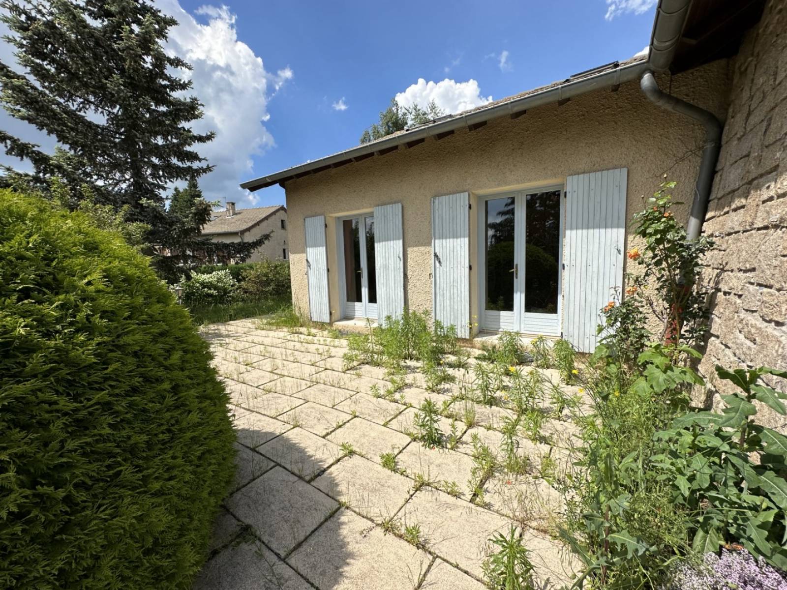 Villa dans quartier résidentiel à Saint-Agrève