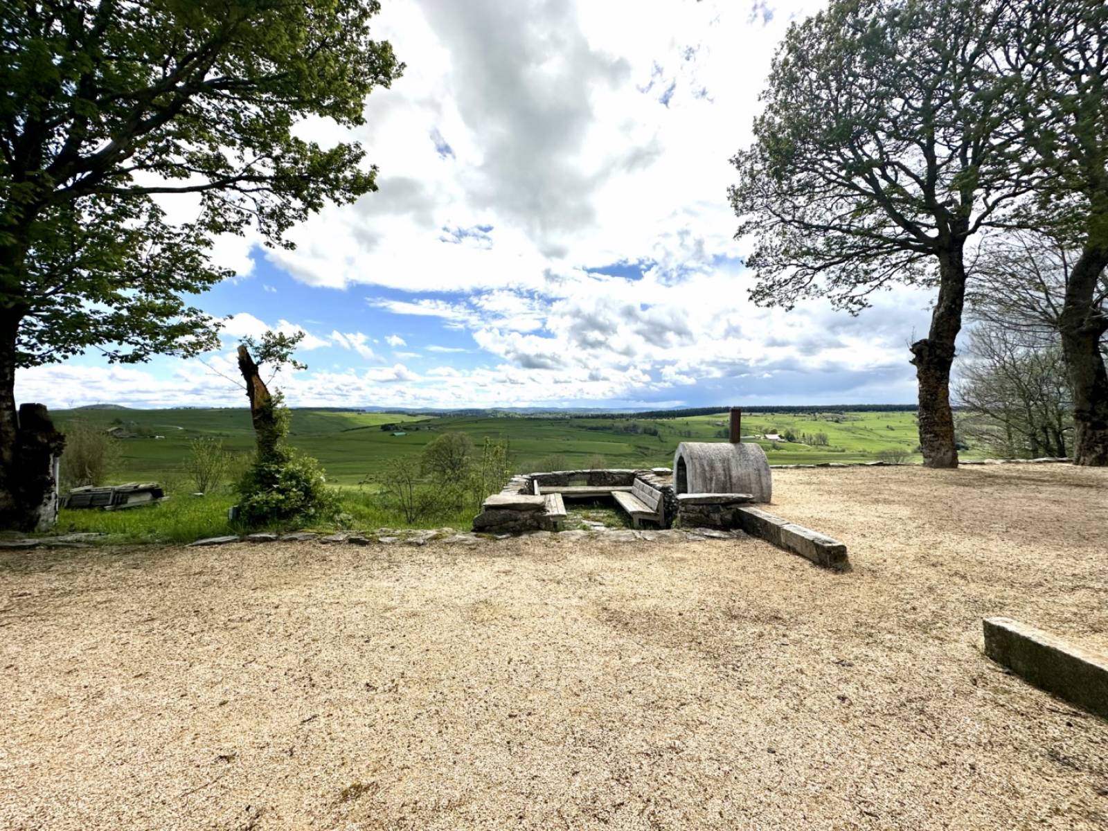 Ferme dans hameau isolé avec vue à Freycenet La Cuche